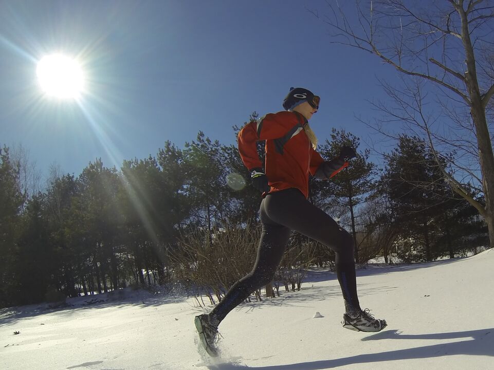 Exercising in the cold can provoke a cold, so you need to wear thermal underwear